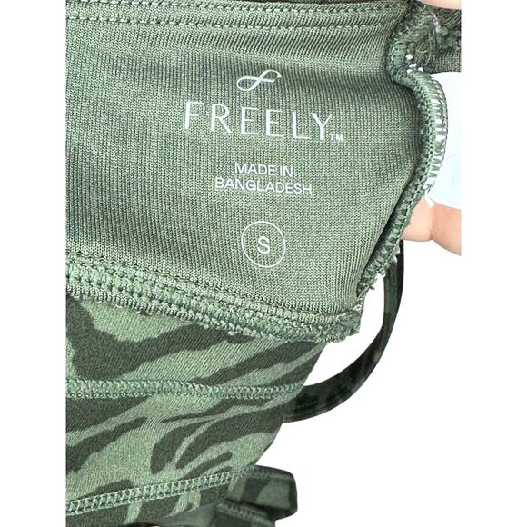 FREELY SPORTS BRA SIZE S GREEN LEOPARD PRINT, YOGA - Picture 6 of 7
